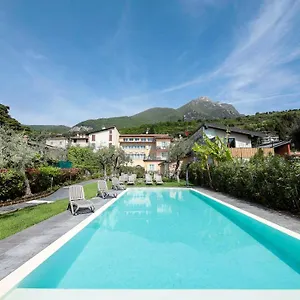  Apartment Corte Benaco By Wonderful Italy