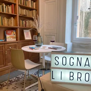  Bed & Breakfast Sognalibro Bed And Books Italy